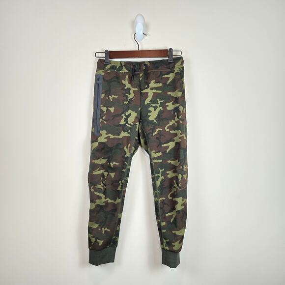 Nike Sportswear Tech Fleece Big Kids Size L/14-16 Camo Joggers Black/Sequoia - Picture 1 of 4
